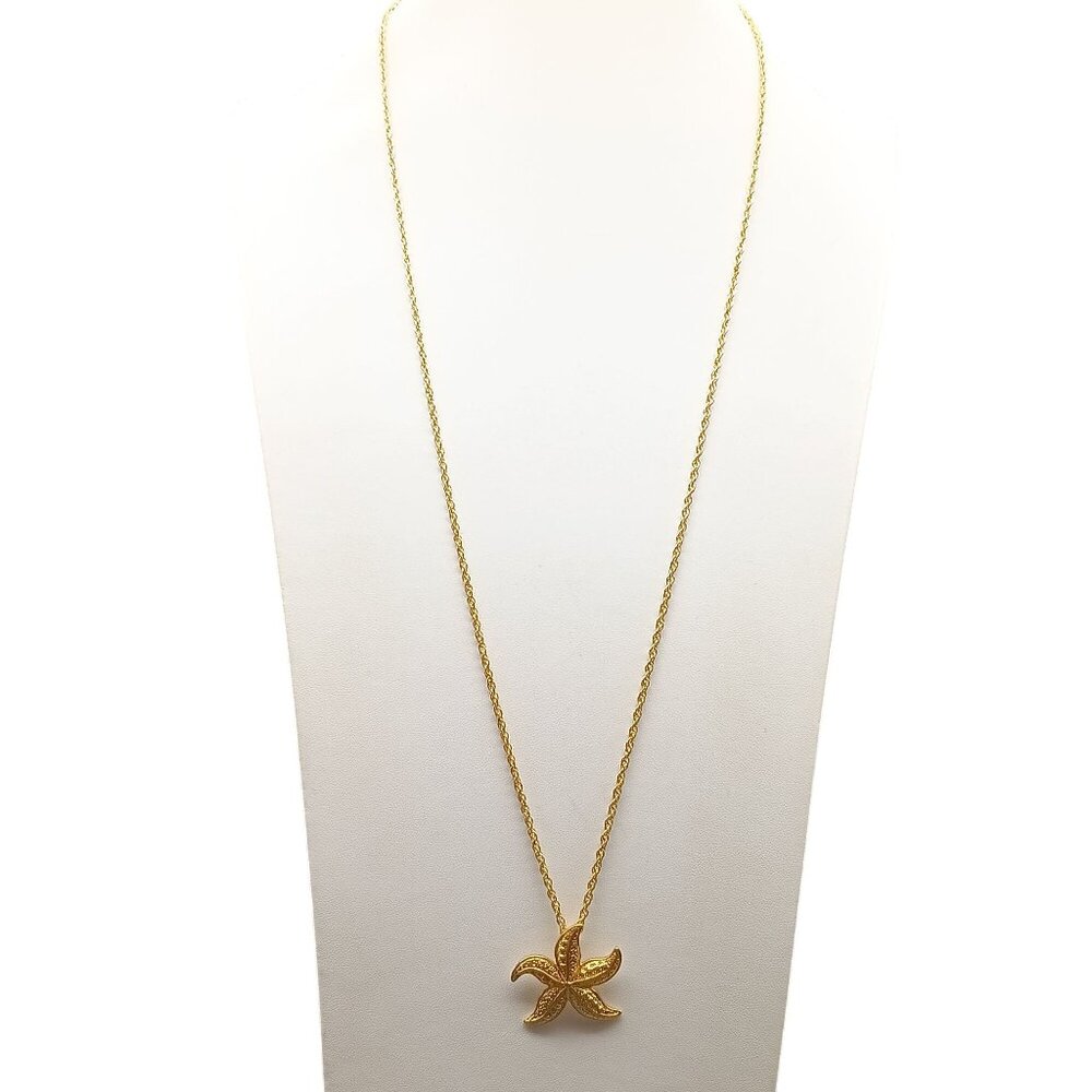 Gold Starfish Pendant Necklace With Intricate Detailing & Long Chain - Vintage